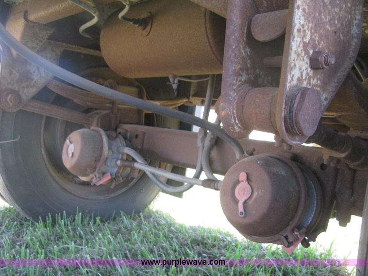 image for item H6278 1990 Fruehauf F889-NF1-28W pup dry van trailer