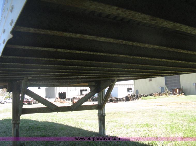 image for item H6278 1990 Fruehauf F889-NF1-28W pup dry van trailer