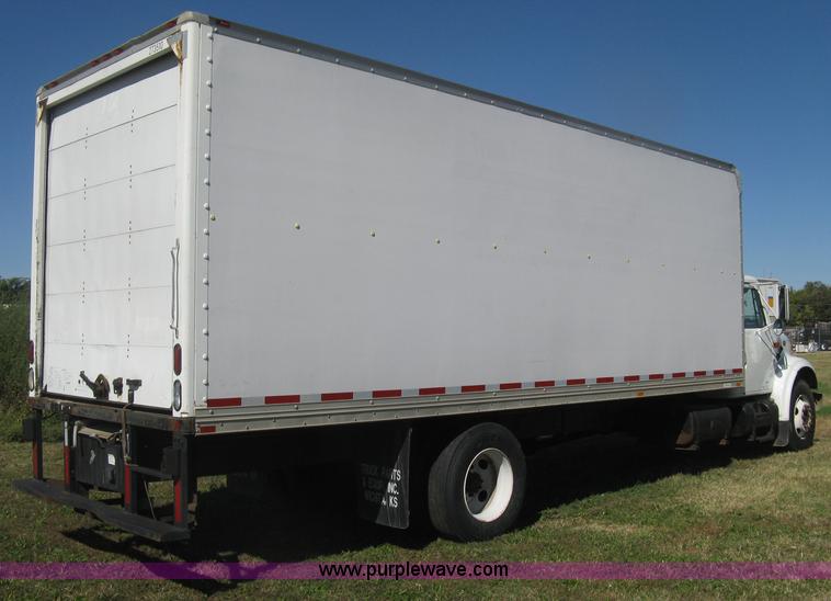 image for item H6279 2001 International 4700 box truck