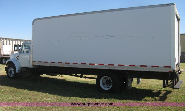 image for item H6279 2001 International 4700 box truck