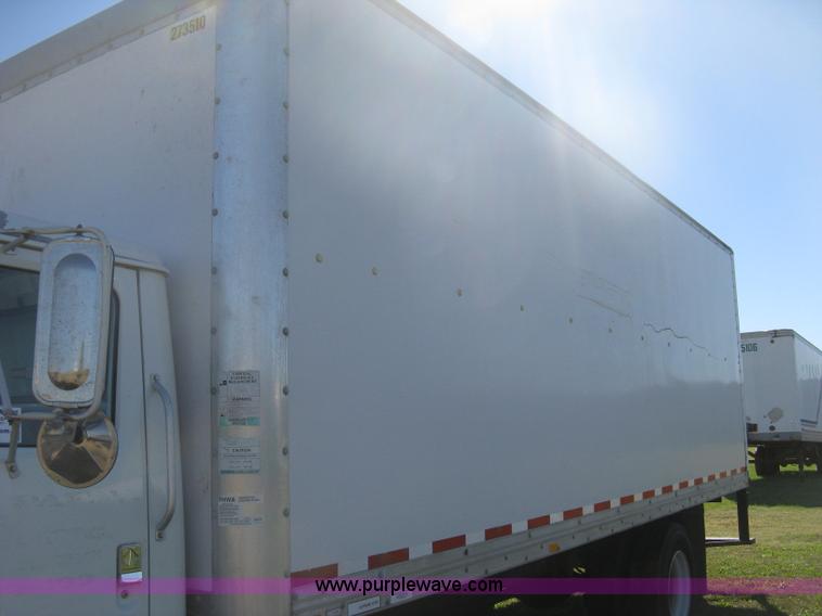 image for item H6279 2001 International 4700 box truck