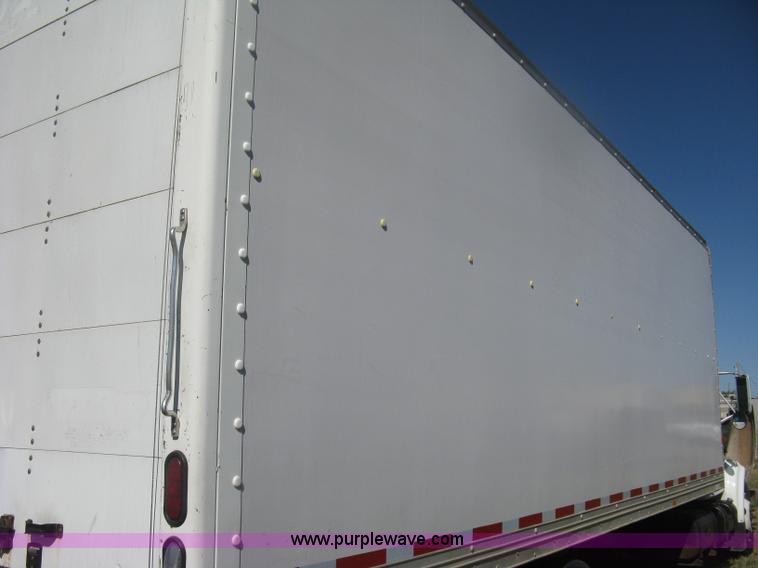 image for item H6279 2001 International 4700 box truck