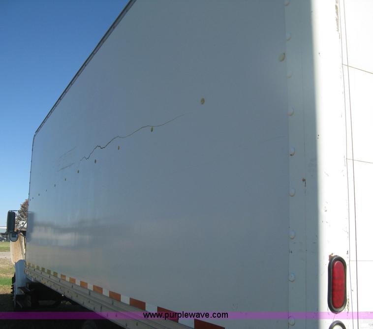 image for item H6279 2001 International 4700 box truck