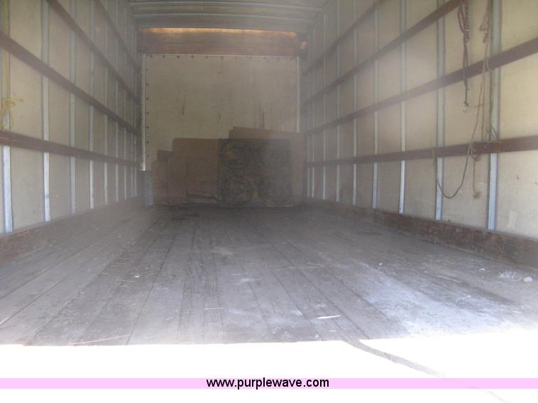 image for item H6279 2001 International 4700 box truck