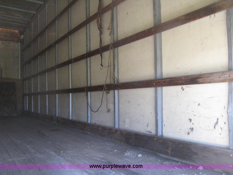 image for item H6279 2001 International 4700 box truck