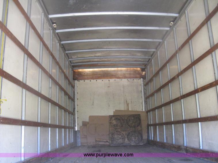 image for item H6279 2001 International 4700 box truck