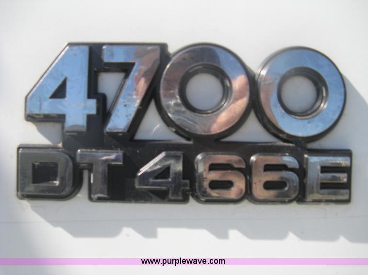 image for item H6279 2001 International 4700 box truck