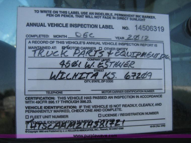 image for item H6279 2001 International 4700 box truck