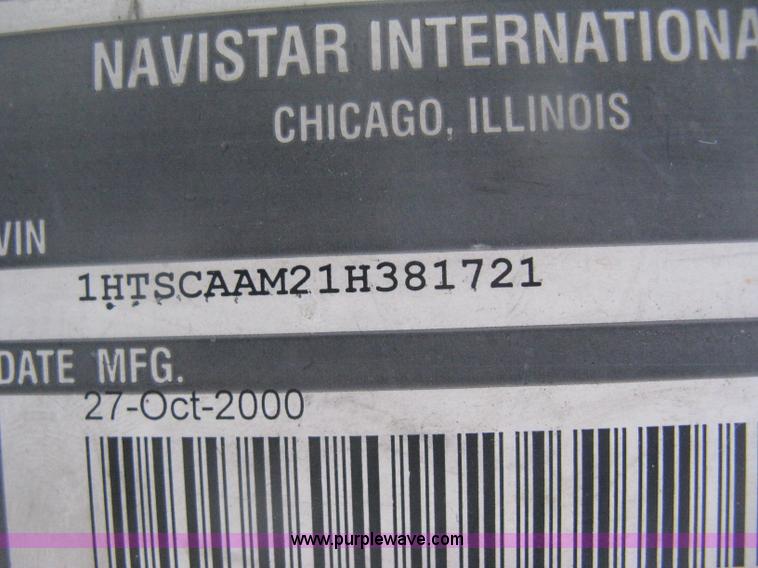 image for item H6279 2001 International 4700 box truck