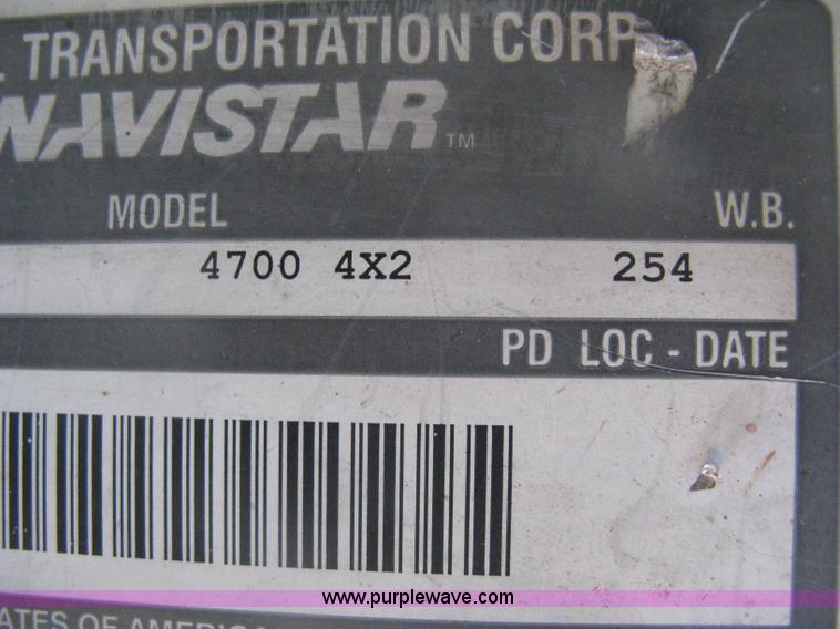 image for item H6279 2001 International 4700 box truck