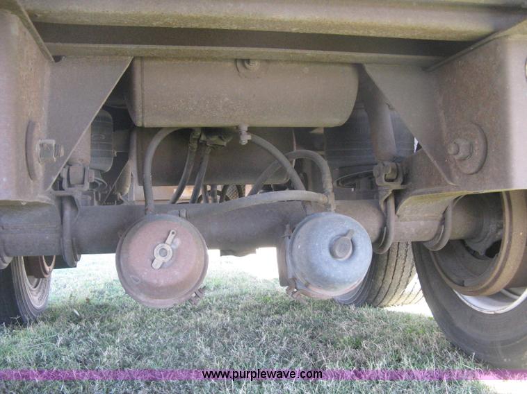 image for item H6280 1995 Lufkin TFV-IPST dry van trailer