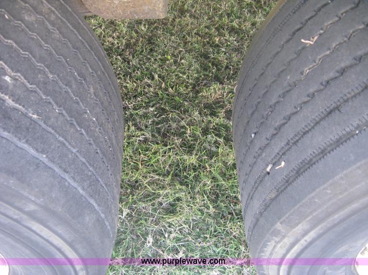 image for item H6280 1995 Lufkin TFV-IPST dry van trailer