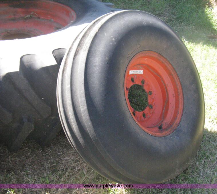image for item H6317 (4) Gleaner L2 combine tires and wheels