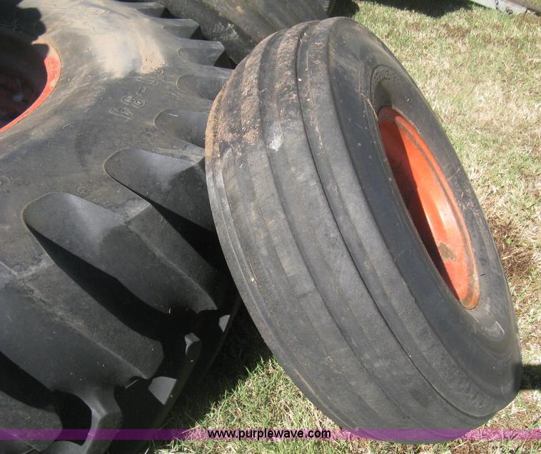 image for item H6317 (4) Gleaner L2 combine tires and wheels