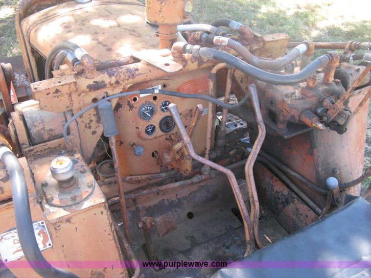 image for item H6325 Allis Chalmers HD5 track loader