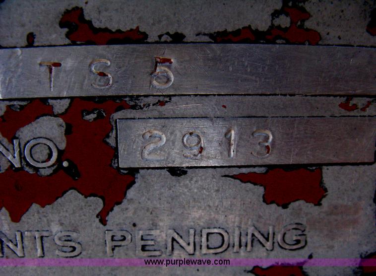 image for item H6325 Allis Chalmers HD5 track loader