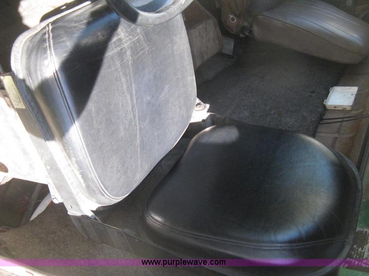 image for item H6330 1981 International 1854 dump truck