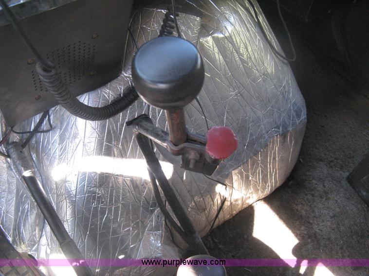 image for item H6330 1981 International 1854 dump truck