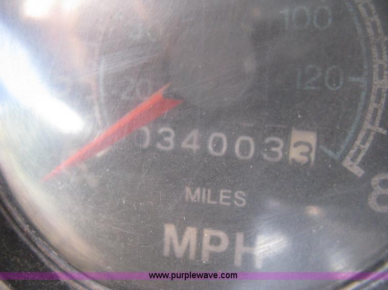 image for item H6330 1981 International 1854 dump truck