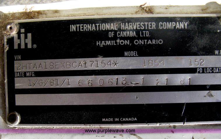 image for item H6330 1981 International 1854 dump truck