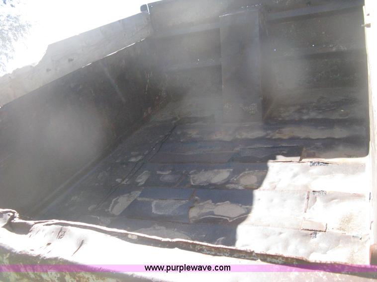 image for item H6330 1981 International 1854 dump truck