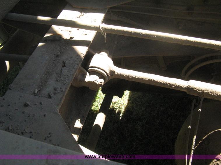 image for item H6330 1981 International 1854 dump truck