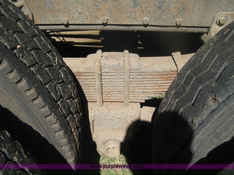 image for item H6330 1981 International 1854 dump truck