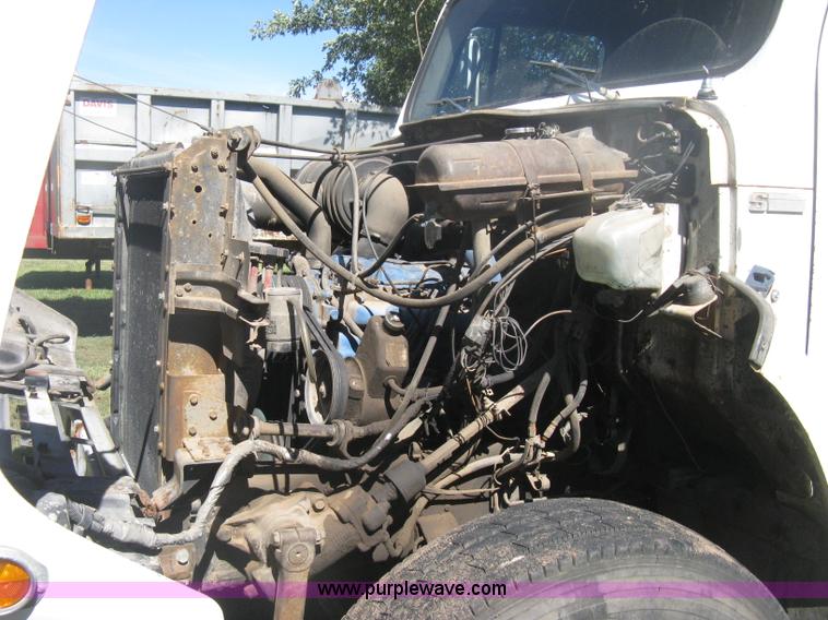 image for item H6330 1981 International 1854 dump truck