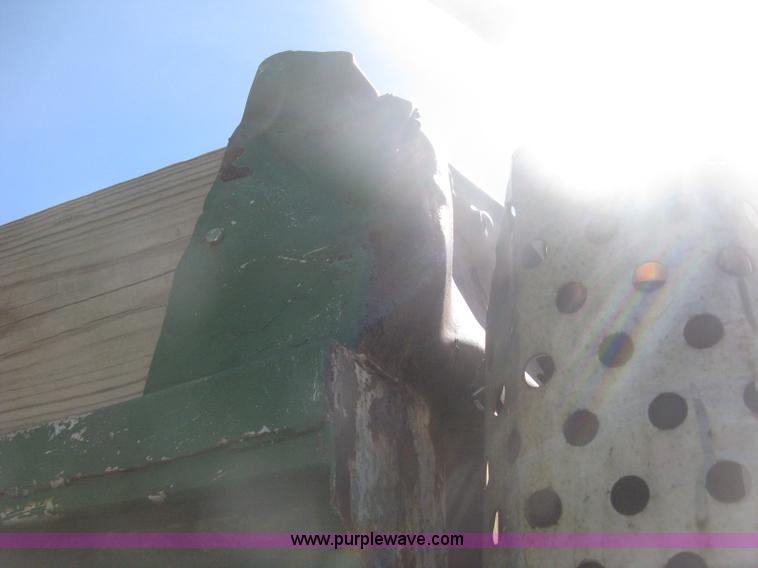 image for item H6330 1981 International 1854 dump truck