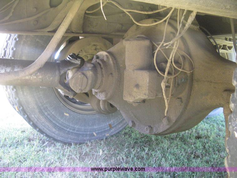 image for item H6330 1981 International 1854 dump truck