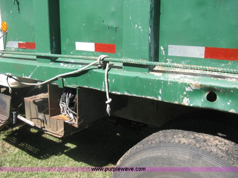 image for item H6330 1981 International 1854 dump truck