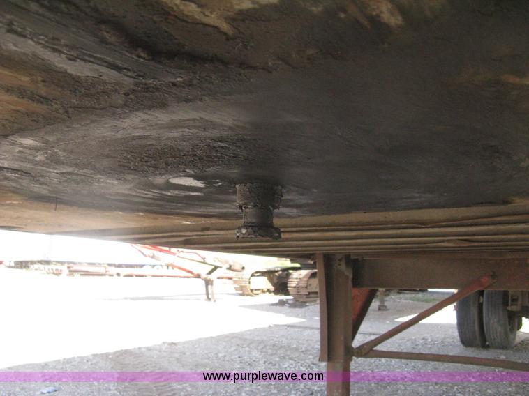 image for item H6344 1987 Pines 28' dry van trailer