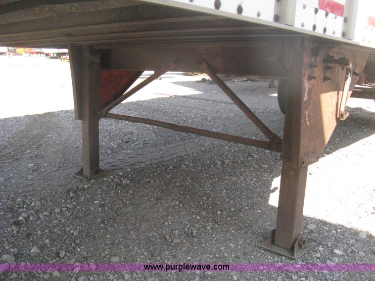 image for item H6344 1987 Pines 28' dry van trailer