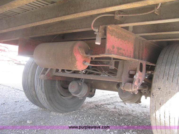 image for item H6344 1987 Pines 28' dry van trailer