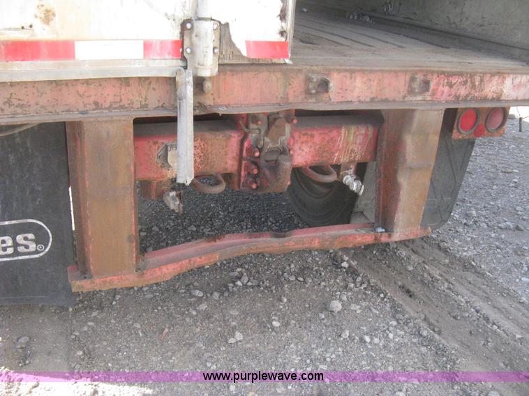 image for item H6344 1987 Pines 28' dry van trailer