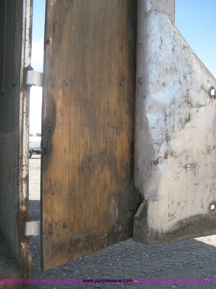 image for item H6344 1987 Pines 28' dry van trailer