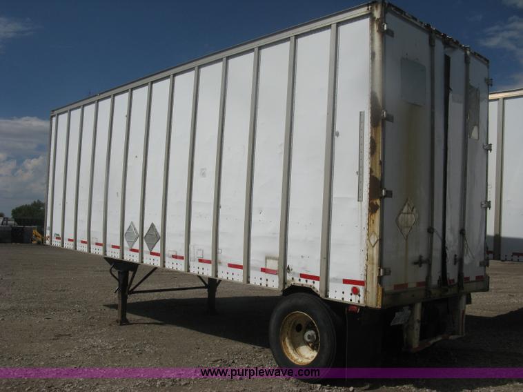 image for item H6345 1987 Pines 28' dry van trailer