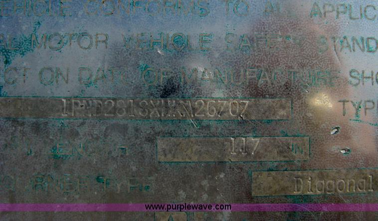 image for item H6345 1987 Pines 28' dry van trailer