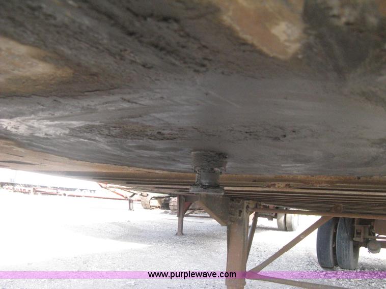 image for item H6345 1987 Pines 28' dry van trailer