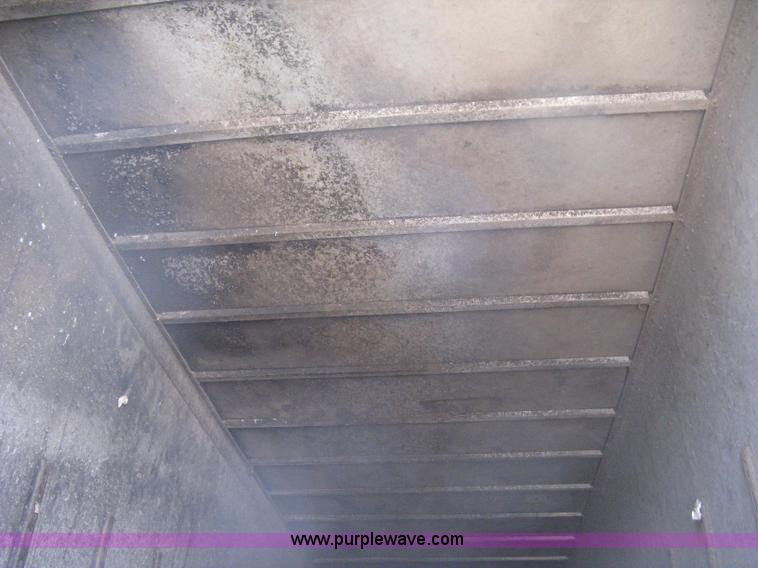 image for item H6345 1987 Pines 28' dry van trailer