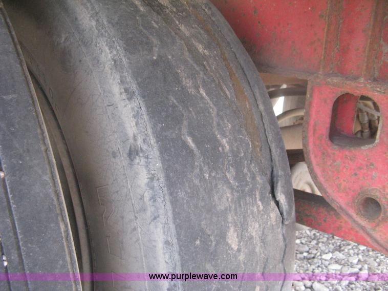 image for item H6345 1987 Pines 28' dry van trailer