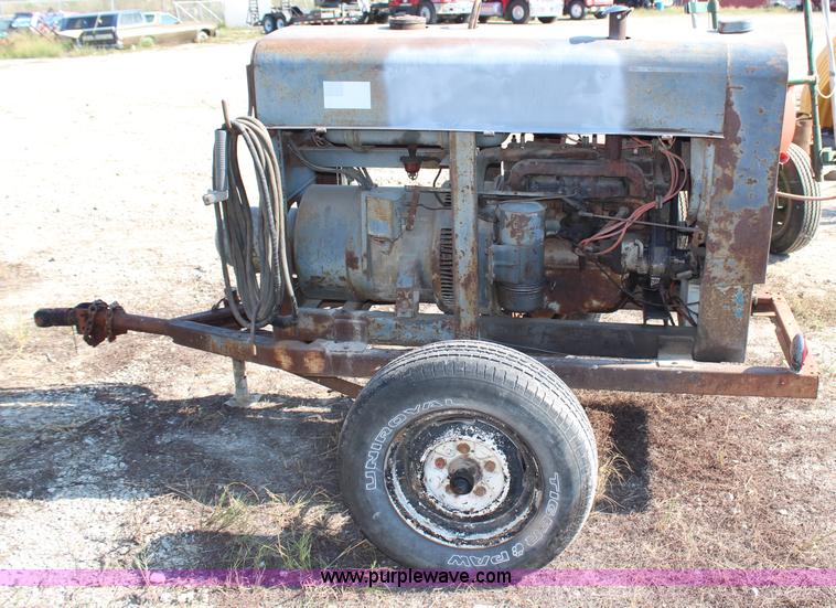 image for item H6765 Lincoln SA200 pipeline welder