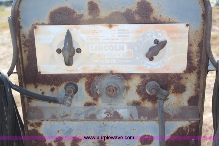 image for item H6765 Lincoln SA200 pipeline welder