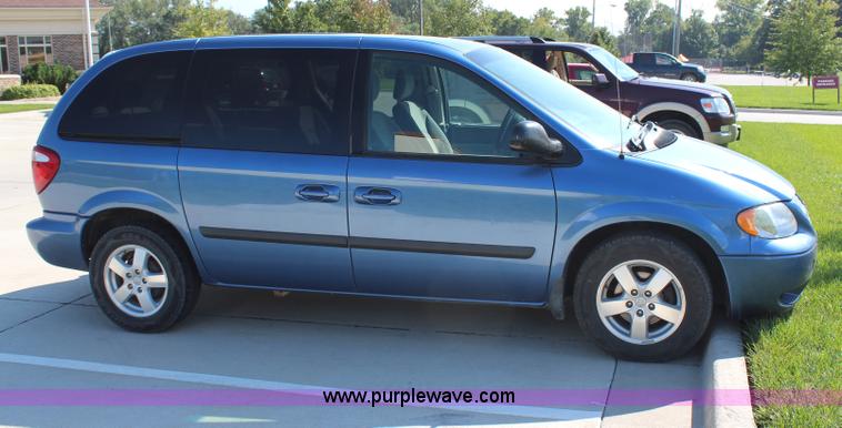image for item H6781 2007 Dodge Caravan SXT van