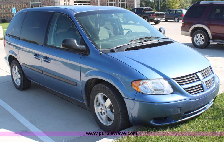 image for item H6781 2007 Dodge Caravan SXT van
