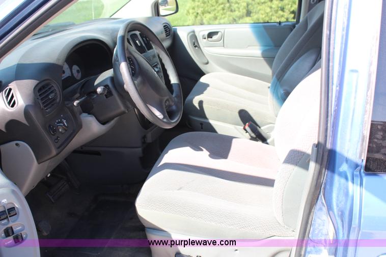 image for item H6781 2007 Dodge Caravan SXT van