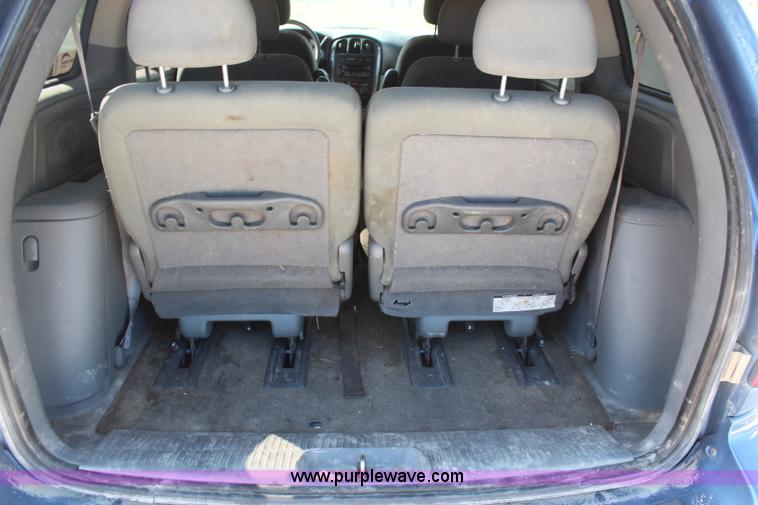 image for item H6781 2007 Dodge Caravan SXT van