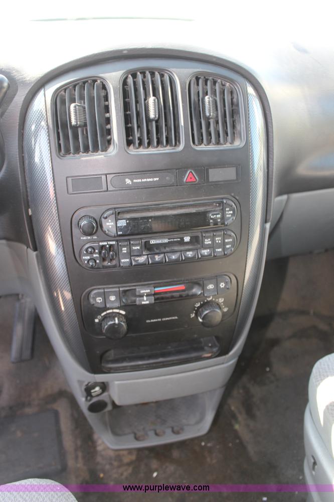 image for item H6781 2007 Dodge Caravan SXT van