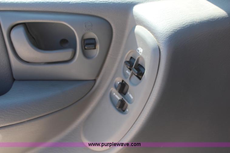 image for item H6781 2007 Dodge Caravan SXT van