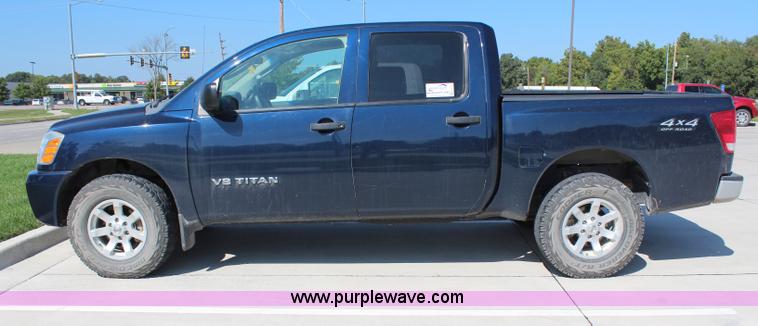 image for item H6782 2006 Nissan Titan Crew Cab pickup truck